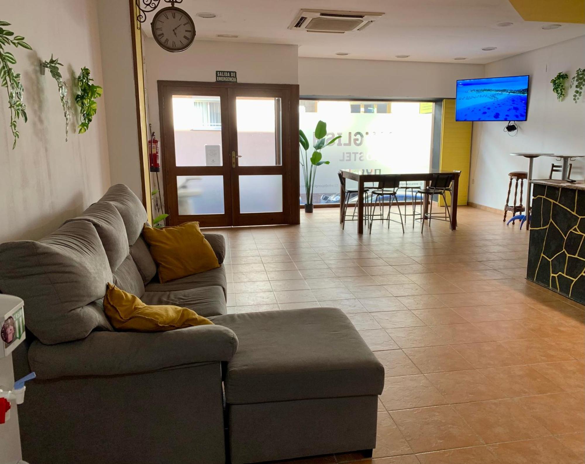 Spanglish Hostel Benidorm Eksteriør billede