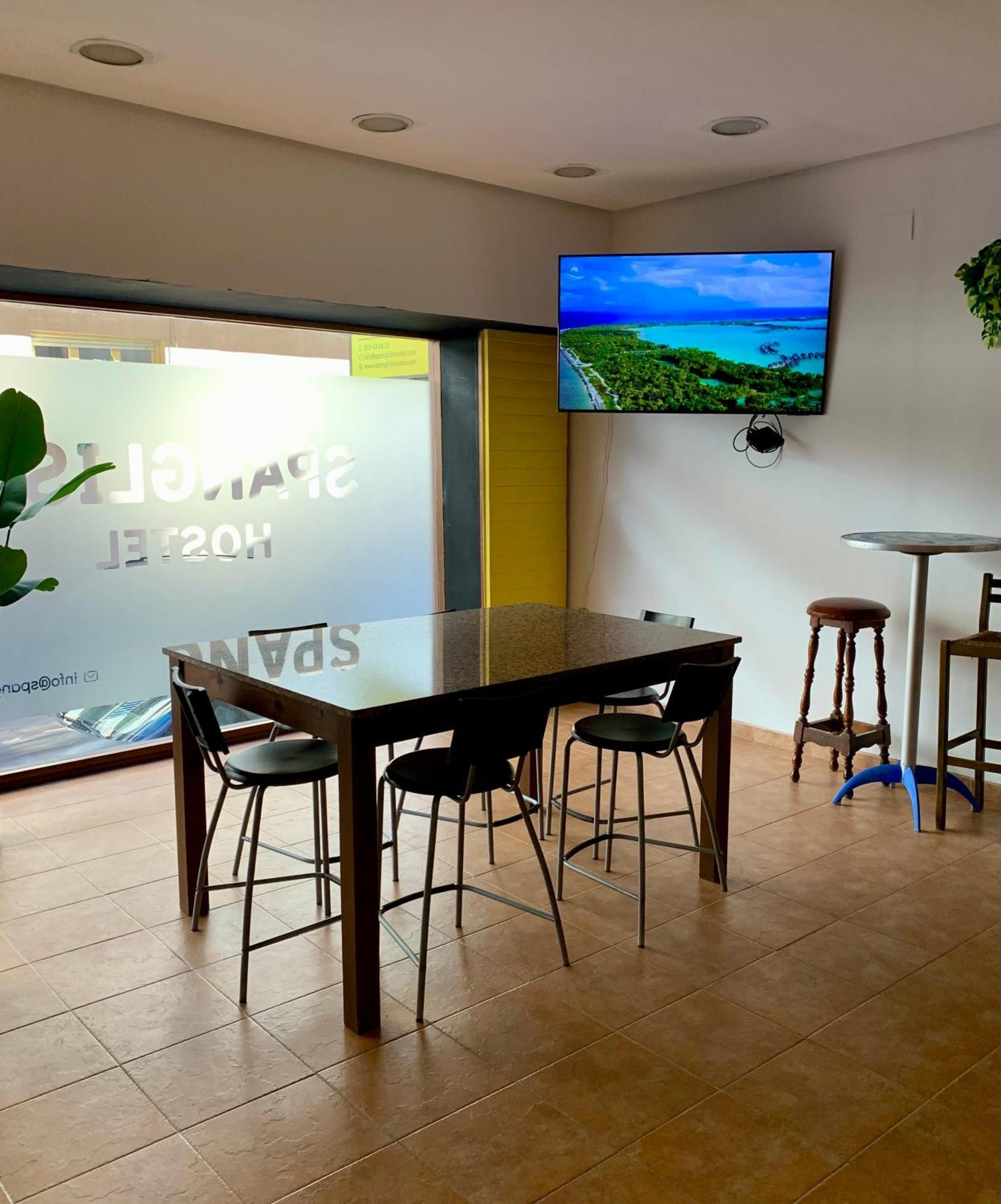 Spanglish Hostel Benidorm Eksteriør billede