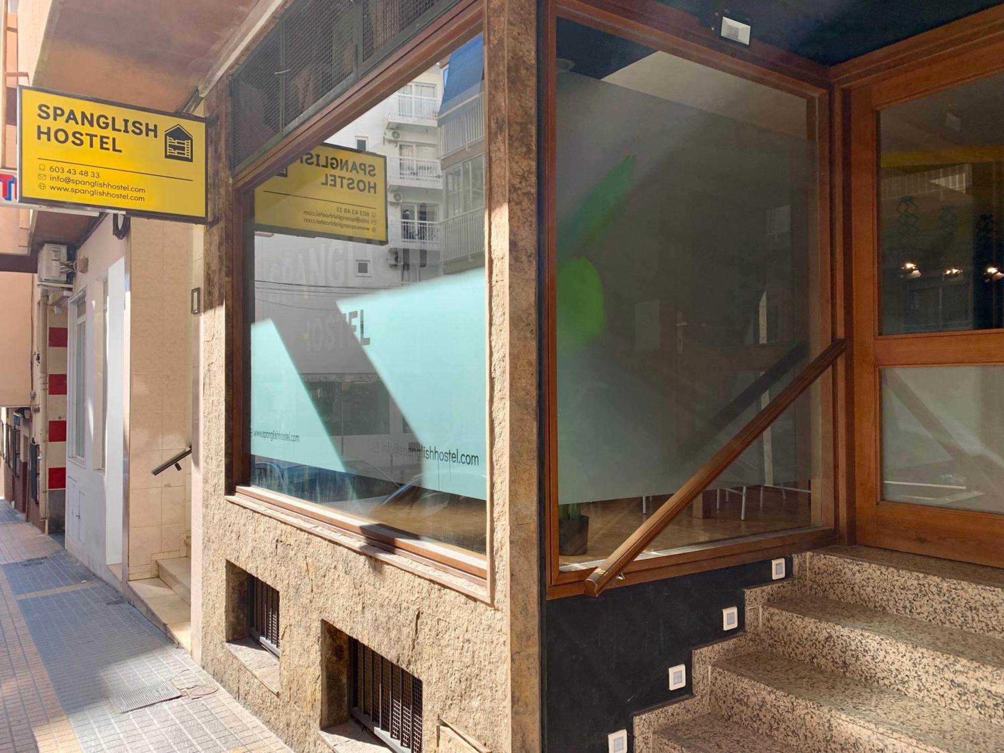 Spanglish Hostel Benidorm Eksteriør billede