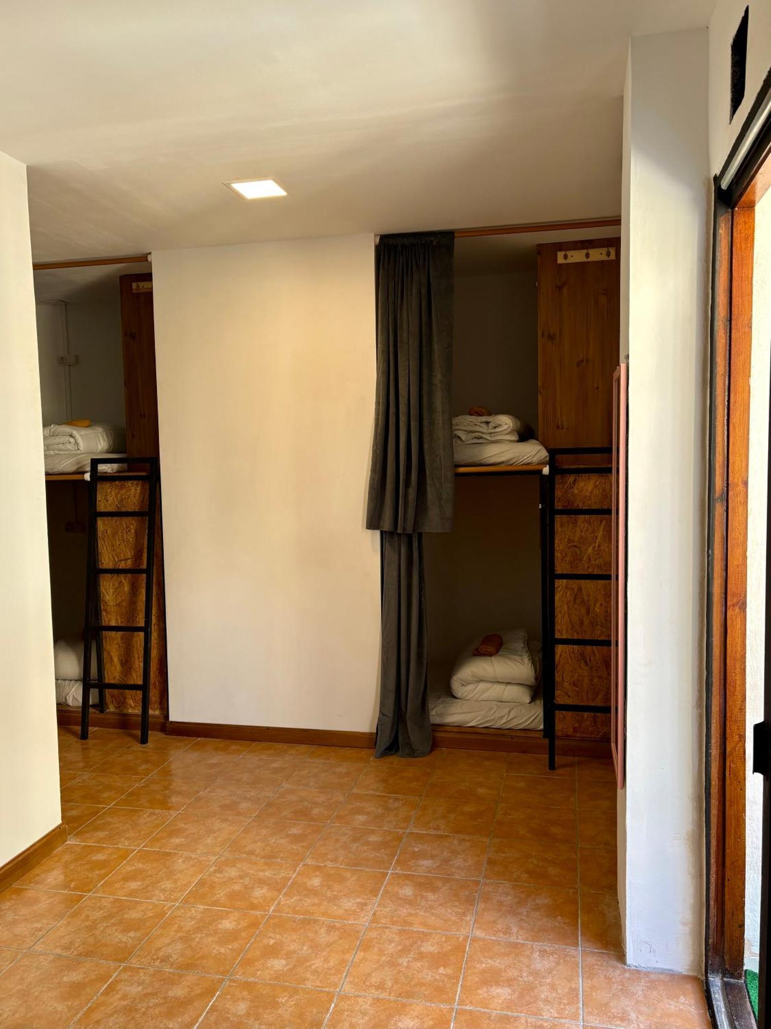 Spanglish Hostel Benidorm Eksteriør billede