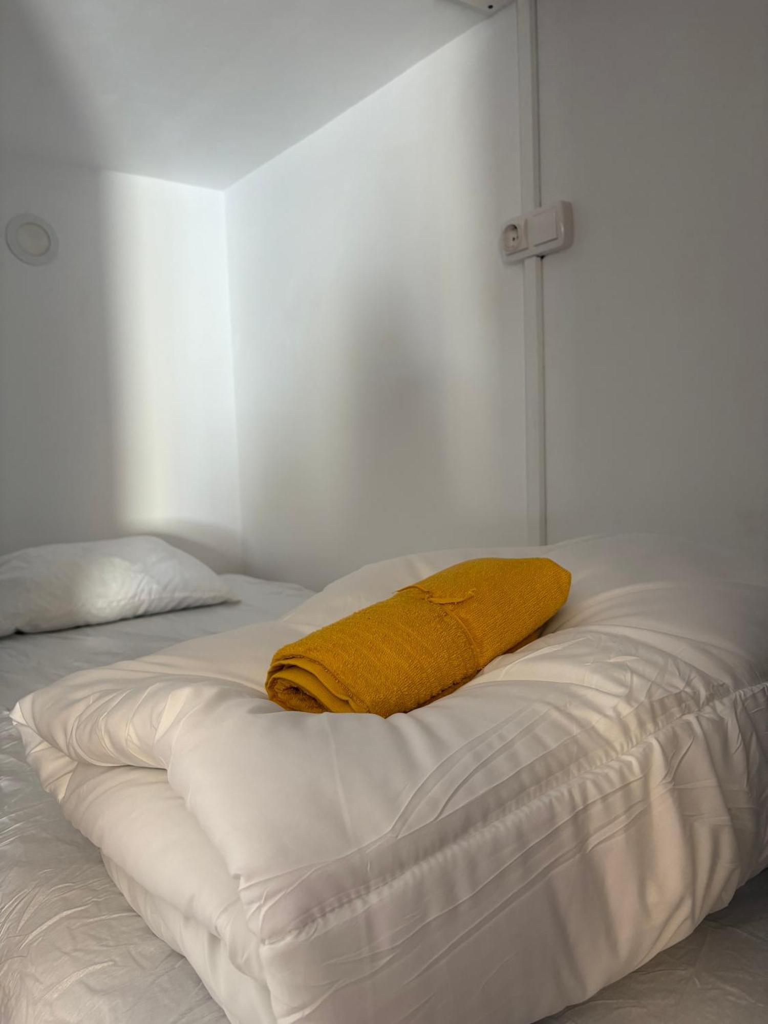 Spanglish Hostel Benidorm Eksteriør billede