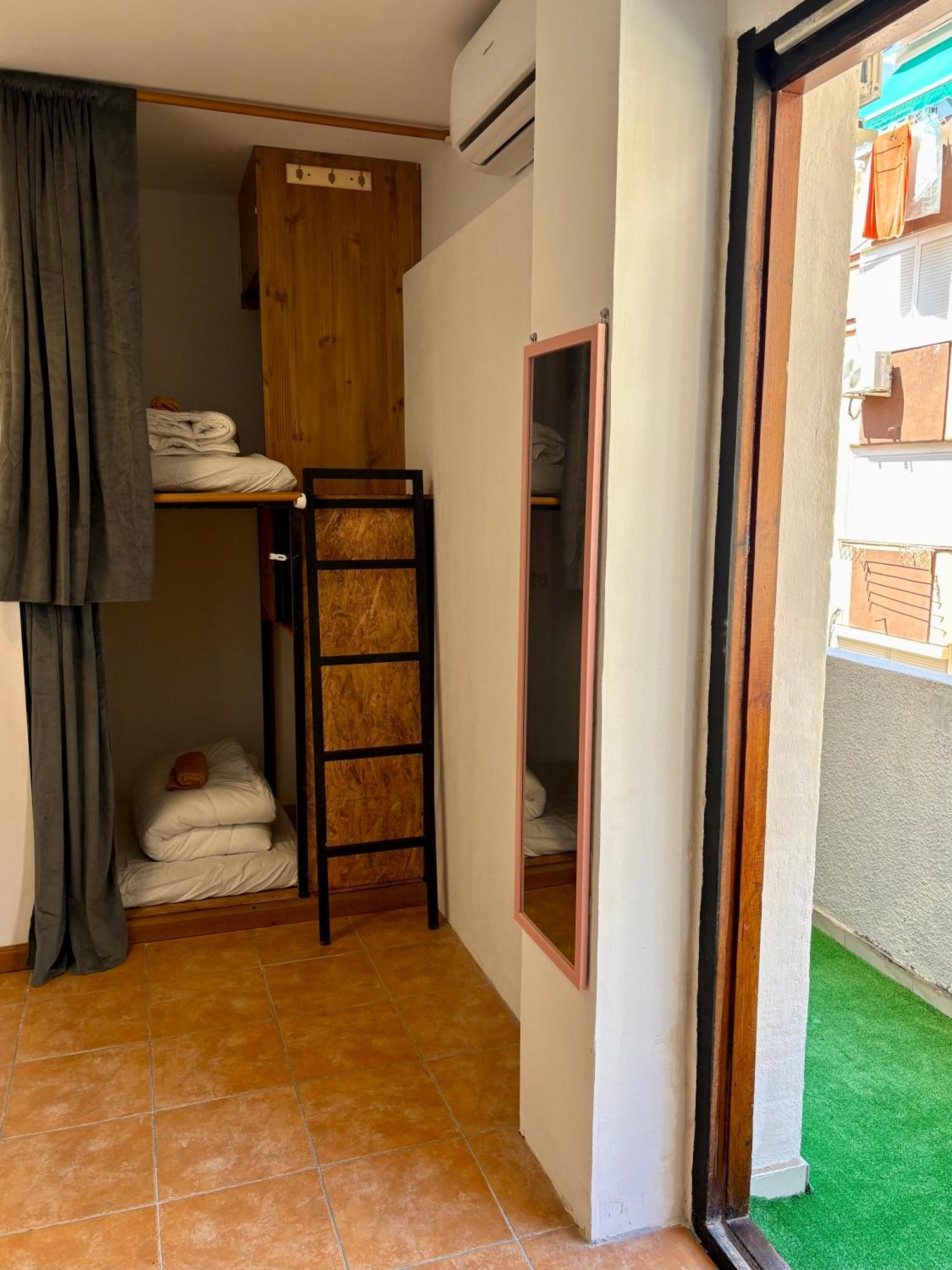 Spanglish Hostel Benidorm Eksteriør billede