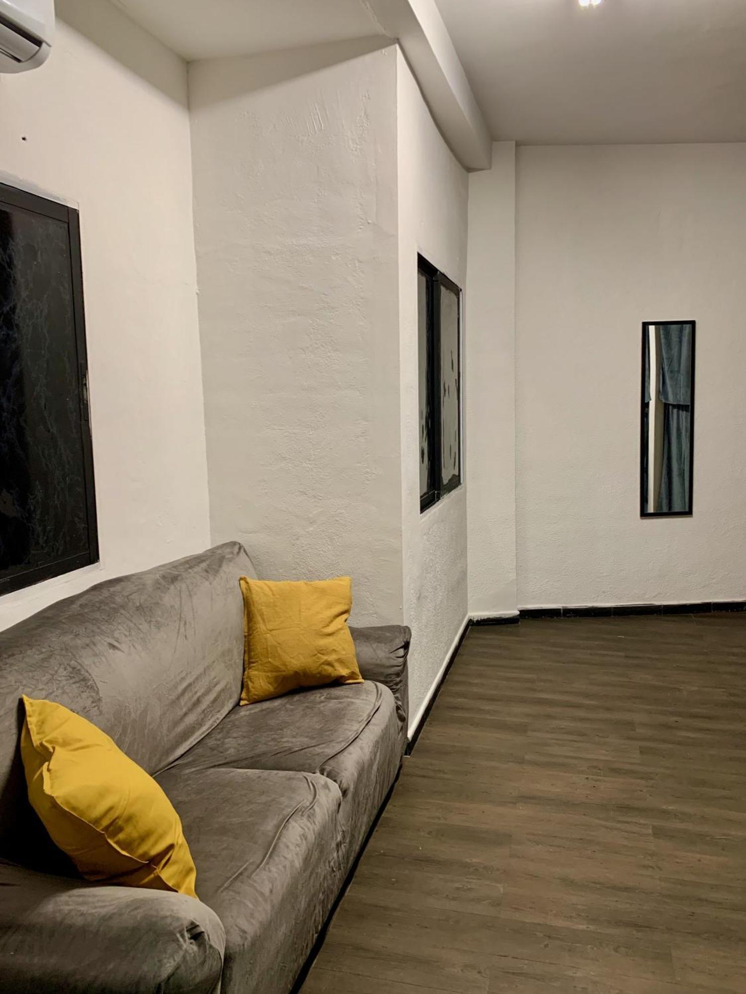 Spanglish Hostel Benidorm Eksteriør billede